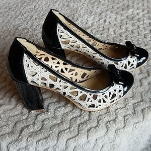 Black & off white classy heel